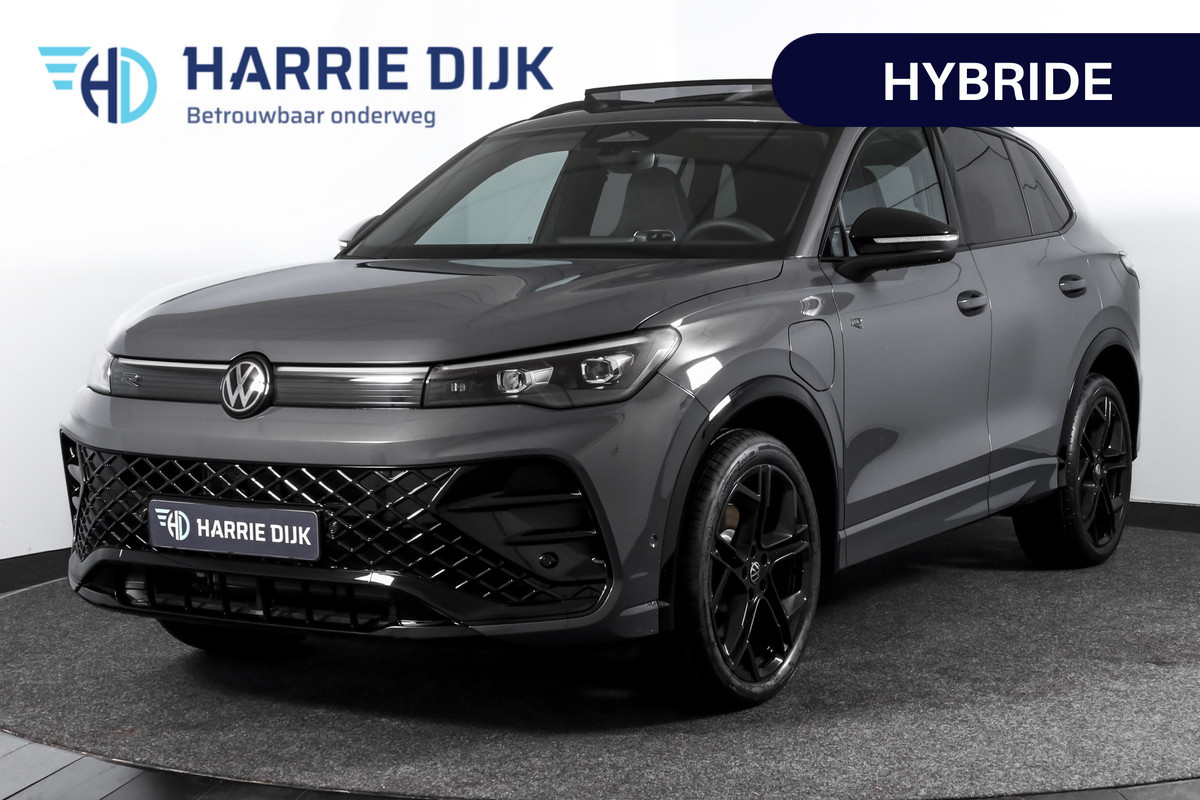 Volkswagen Tiguan 1.5 eHybrid 272 PK R-Line | Black Style | Elek. Trekhaak | S/K-panodak | Adapt. Cruise | Stoel-+stuurverw. | App. Connect | Camera | PDC | LM 20" | 8355