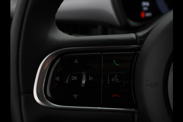 Fiat 500E Berline 42 kWh Automaat Climate control Cruise control Achteruitrijcamera Led Navigatie Apple Carplay/ Android Auto Lichtmetalen velgen Stoelverwarming