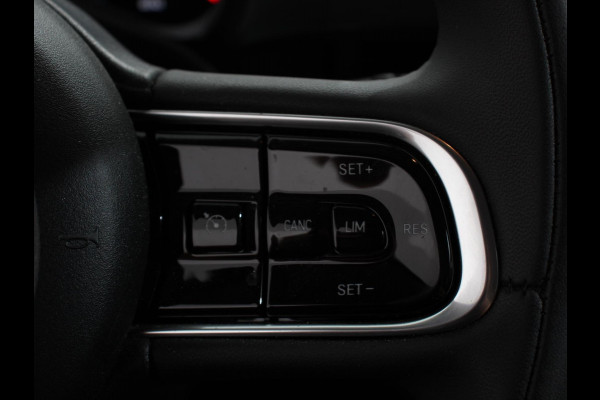 Fiat 500E Berline 42 kWh Automaat Climate control Cruise control Achteruitrijcamera Led Navigatie Apple Carplay/ Android Auto Lichtmetalen velgen Stoelverwarming