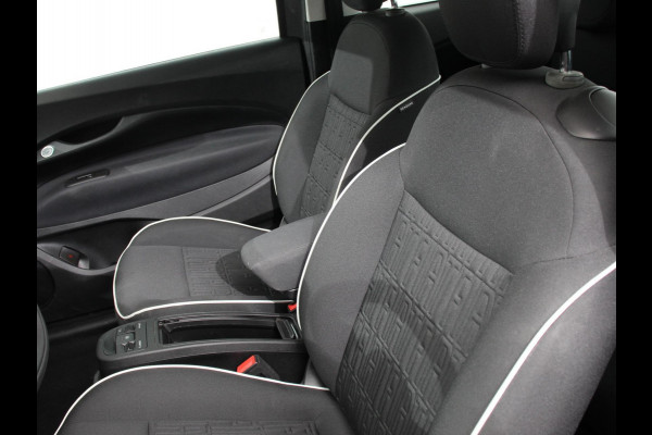 Fiat 500E Berline 42 kWh Automaat Climate control Cruise control Achteruitrijcamera Led Navigatie Apple Carplay/ Android Auto Lichtmetalen velgen Stoelverwarming