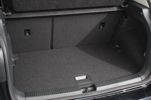 Volkswagen T-Cross 1.0 TSI 110pk DSG Life Navigatie Apple Carplay/Android Auto Adaptieve Cruise Control Camera Parkeersensoren Stoelverwarming Virtual Cockpit Getinte ramen Climatronic Lane Assist