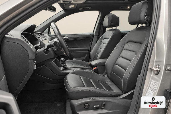 Volkswagen Tiguan 2.0 TSI 4MOTION 220PK R-Line | Pano | HUD | Dynaudio | Leder | Stoelverwarming | 360 camera | Lane/Park/Light Assist |  Vol |