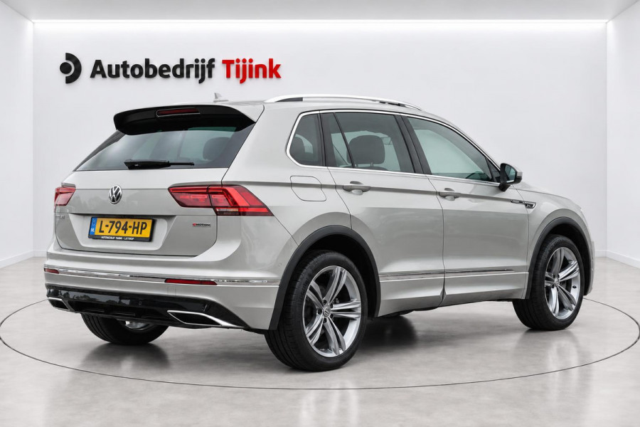 Volkswagen Tiguan 2.0 TSI 4MOTION 220PK R-Line | Pano | HUD | Dynaudio | Leder | Stoelverwarming | 360 camera | Lane/Park/Light Assist |  Vol |