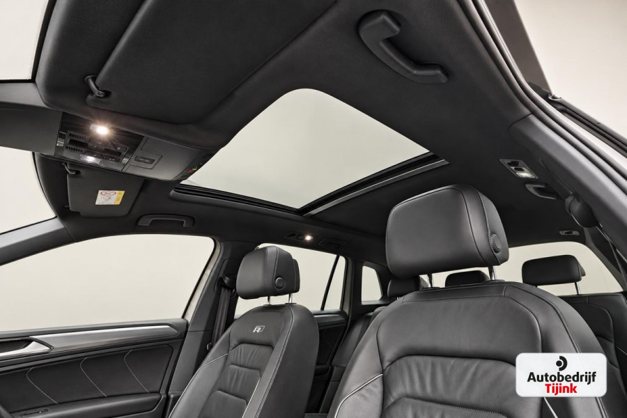 Volkswagen Tiguan 2.0 TSI 4MOTION 220PK R-Line | Pano | HUD | Dynaudio | Leder | Stoelverwarming | 360 camera | Lane/Park/Light Assist |  Vol |