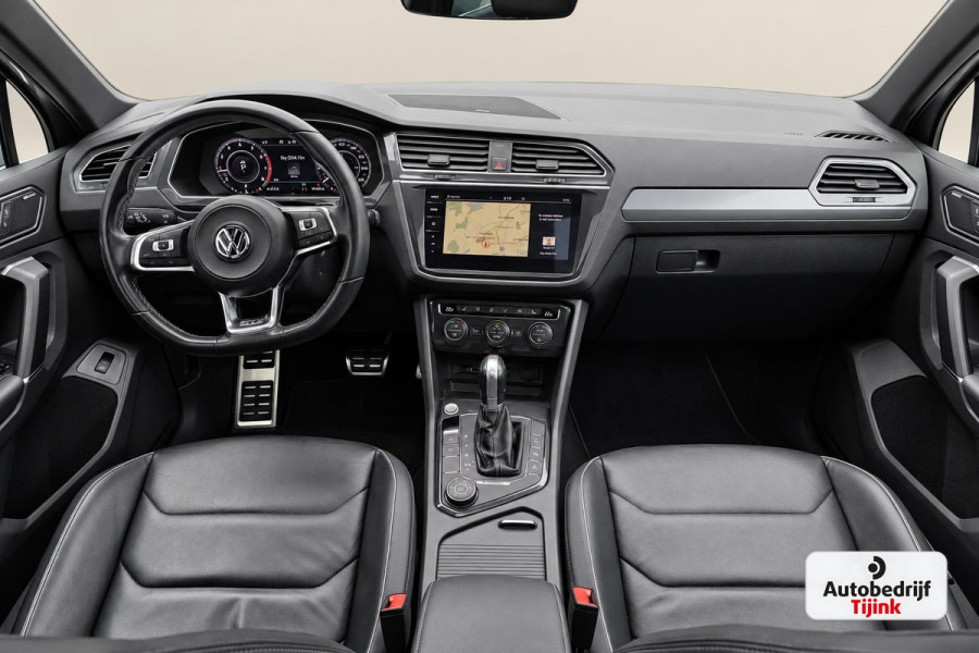 Volkswagen Tiguan 2.0 TSI 4MOTION 220PK R-Line | Pano | HUD | Dynaudio | Leder | Stoelverwarming | 360 camera | Lane/Park/Light Assist |  Vol |