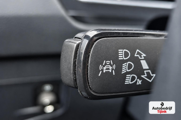 Volkswagen Tiguan 2.0 TSI 4MOTION 220PK R-Line | Pano | HUD | Dynaudio | Leder | Stoelverwarming | 360 camera | Lane/Park/Light Assist |  Vol |