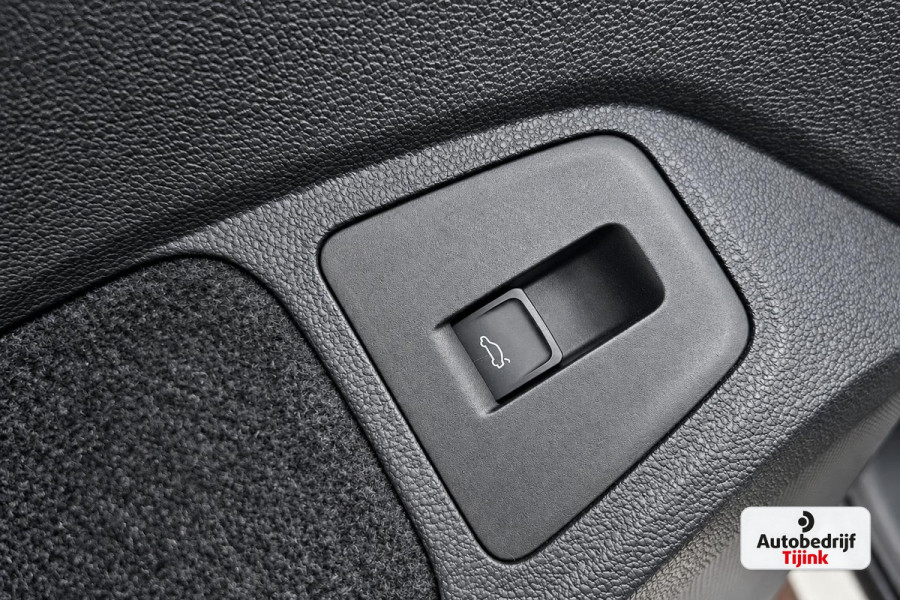 Volkswagen Tiguan 2.0 TSI 4MOTION 220PK R-Line | Pano | HUD | Dynaudio | Leder | Stoelverwarming | 360 camera | Lane/Park/Light Assist |  Vol |