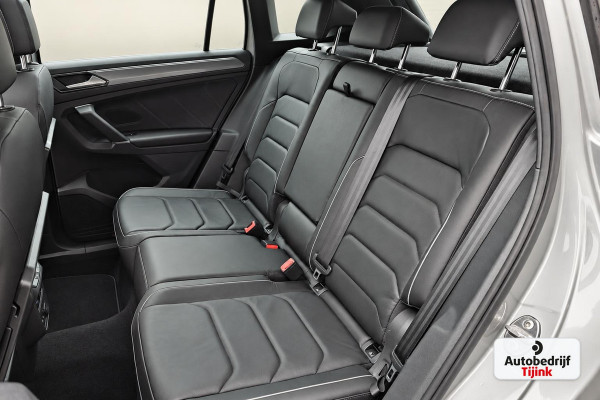 Volkswagen Tiguan 2.0 TSI 4MOTION 220PK R-Line | Pano | HUD | Dynaudio | Leder | Stoelverwarming | 360 camera | Lane/Park/Light Assist |  Vol |