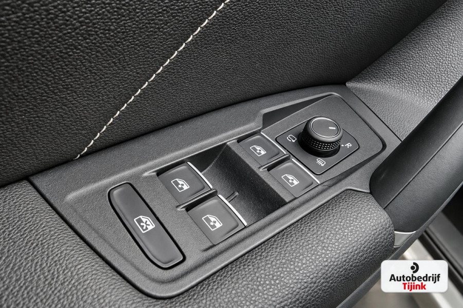 Volkswagen Tiguan 2.0 TSI 4MOTION 220PK R-Line | Pano | HUD | Dynaudio | Leder | Stoelverwarming | 360 camera | Lane/Park/Light Assist |  Vol |