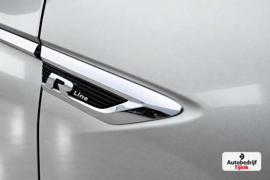 Volkswagen Tiguan 2.0 TSI 4MOTION 220PK R-Line | Pano | HUD | Dynaudio | Leder | Stoelverwarming | 360 camera | Lane/Park/Light Assist |  Vol |