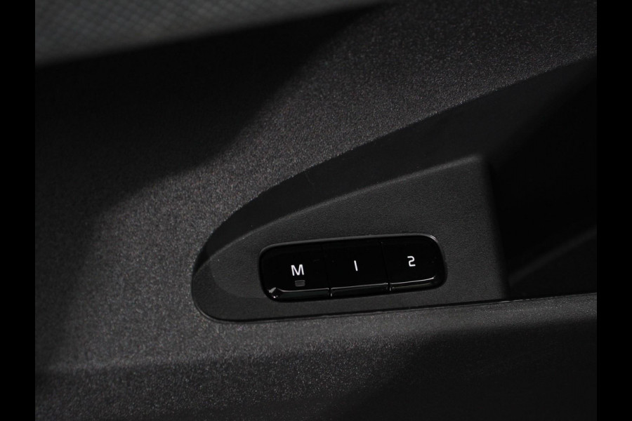 Polestar 2 Long Range Single Motor 78 kWh Climate control Cruise control Panoramadak Parkeersensoren + Camera Voorstoelen verwarmd Apple Carplay/ Android Auto