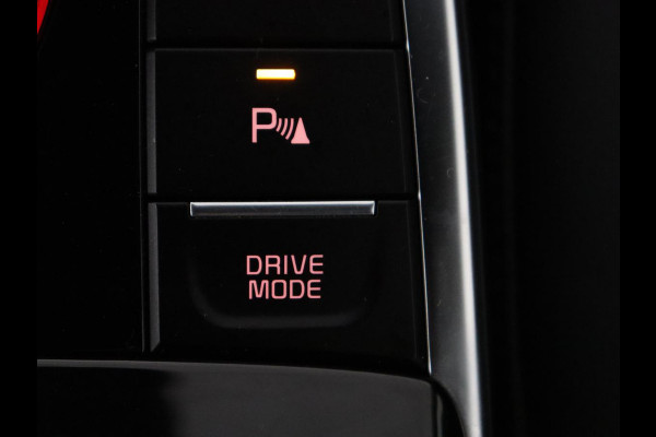 Kia e-Niro ExecutiveLine 64 kWh | SOH 93,9% | Leder | Memory | Stuur/stoel verwarming | Cruise control | Dodehoek detectie | JBL Sound | Carplay | Camera | Park assist | Achterbank verwarming