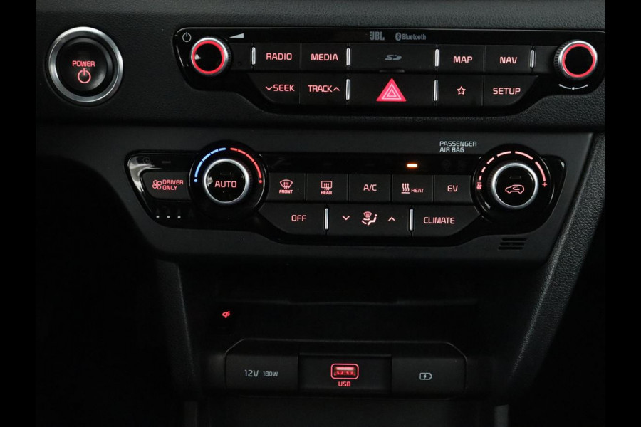 Kia e-Niro ExecutiveLine 64 kWh | SOH 93,9% | Leder | Memory | Stuur/stoel verwarming | Cruise control | Dodehoek detectie | JBL Sound | Carplay | Camera | Park assist | Achterbank verwarming
