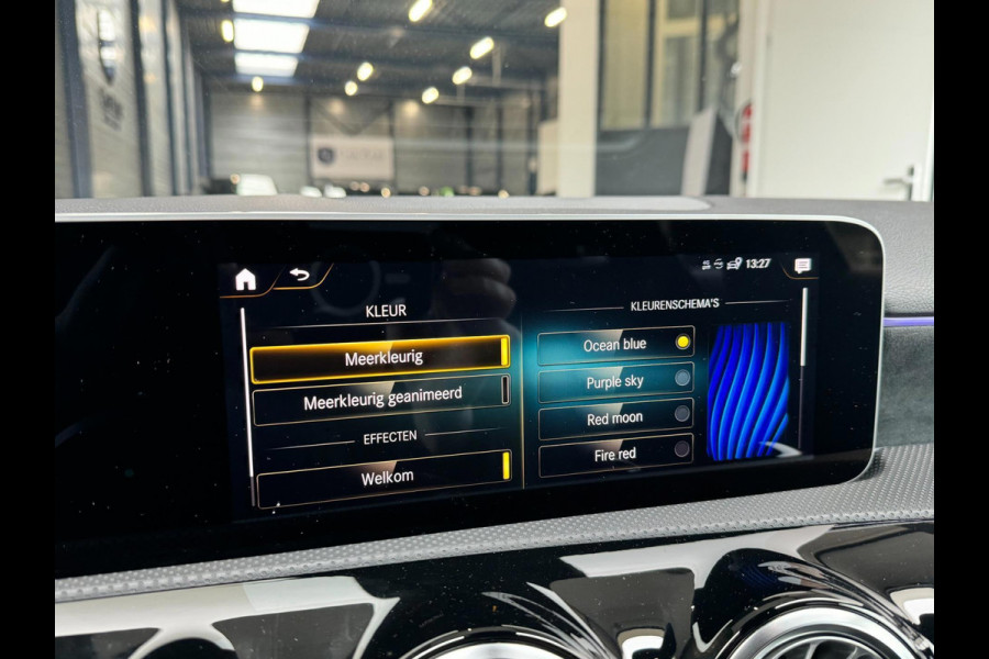 Mercedes-Benz A-Klasse 220 AMG MULTIBEAM/VIRTUAL/SFEER/PANO/LEER+S.VERWARMING+MEMORY/19" LMV/CAM/ACC/ECC/12 MDN GARANTIE!