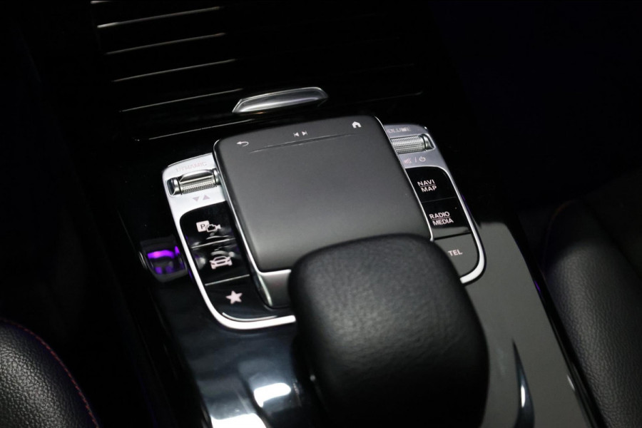 Mercedes-Benz A-Klasse 220 AMG MULTIBEAM/VIRTUAL/SFEER/PANO/LEER+S.VERWARMING+MEMORY/19" LMV/CAM/ACC/ECC/12 MDN GARANTIE!