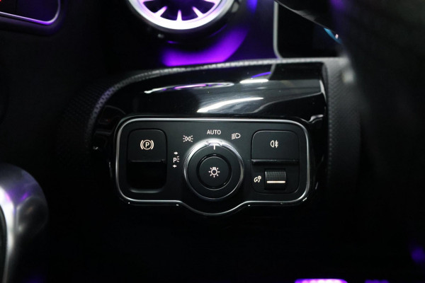 Mercedes-Benz A-Klasse 220 AMG MULTIBEAM/VIRTUAL/SFEER/PANO/LEER+S.VERWARMING+MEMORY/19" LMV/CAM/ACC/ECC/12 MDN GARANTIE!