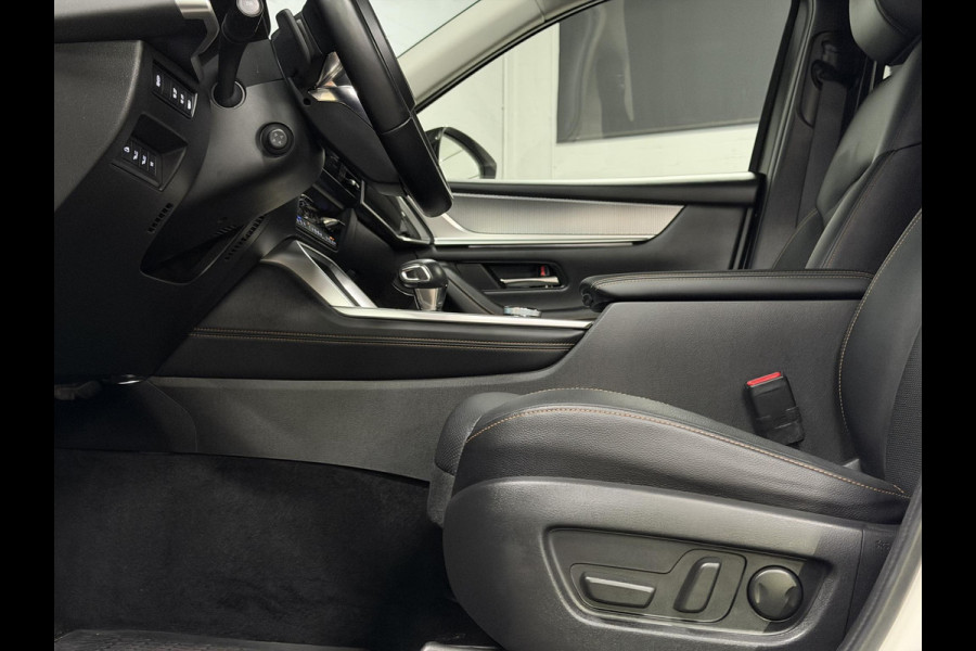 Mazda CX-60 2.5 e-SkyActiv PHEV Homura Trekhaak | Open dak | Adapt. cruise | Stoelventilatie | 360 camera | Bose | Stuur-/Stoelverwarming | Head-up | Carplay