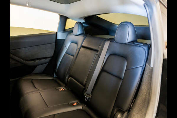 Tesla Model Y RWD 58 kWh SOH 93% / 299pk / Trekhaak /