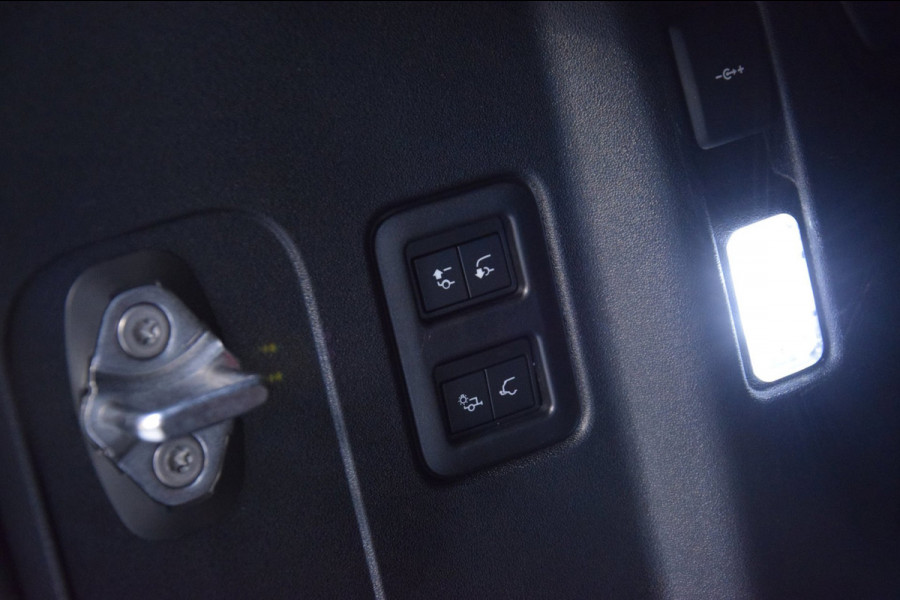 Land Rover Defender 110 2.0 P400e 110 X-Dynamic HSE *Urban*|Gr Navi|Panoramadak|Org.NL|1e Eigenaar|Dealer Onderhouden|BTW