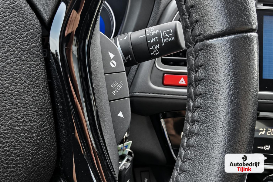 Honda HR-V 1.5 i-VTEC Elegance | Automaat | Trekhaak afn. | Stoelverwarming | All-seasons | Cruise | Navi |