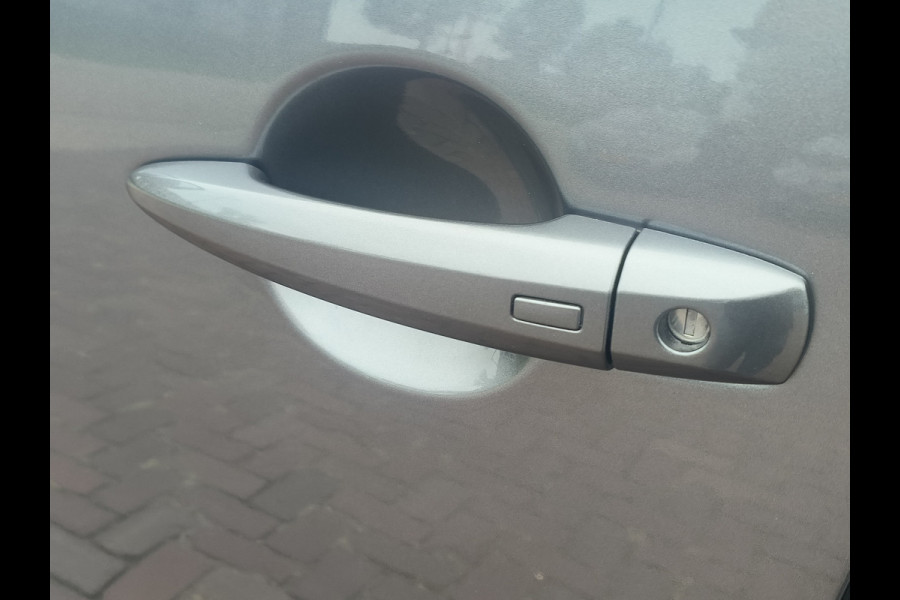 Nissan QASHQAI 1.3 MHEV Xtronic Business Executive Rijklaar “Sinds 1970 | 5.000+ reviews | Score 9,5 | Service zoals ’t hoort” Henk Jongen Auto's in Helmond,  al 50 jaar service zoals 't hoort!