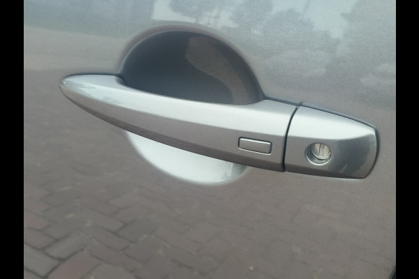 Nissan QASHQAI 1.3 MHEV Xtronic Business Executive Rijklaar “Sinds 1970 | 5.000+ reviews | Score 9,5 | Service zoals ’t hoort” Henk Jongen Auto's in Helmond,  al 50 jaar service zoals 't hoort!