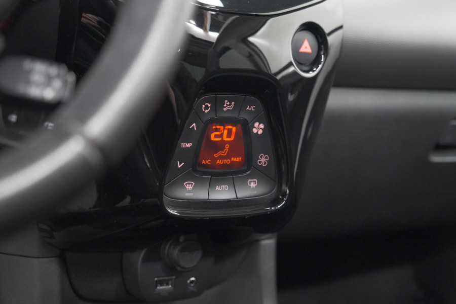 Peugeot 108 1.0 e-VTi Allure TOP! | Elektrisch Vouwdak | Camera | Navigatie | Climate Control