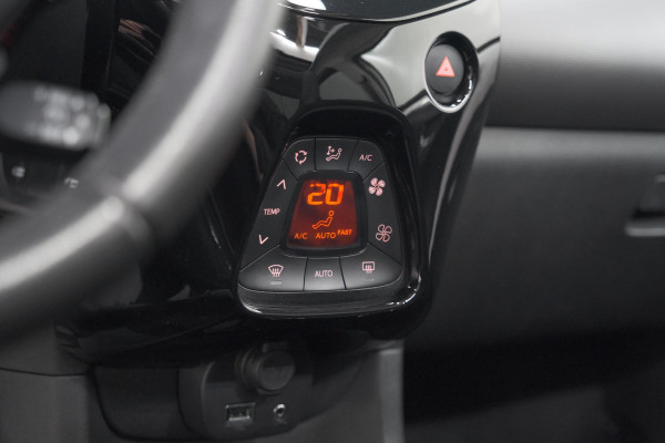 Peugeot 108 1.0 e-VTi Allure TOP! | Elektrisch Vouwdak | Camera | Navigatie | Climate Control