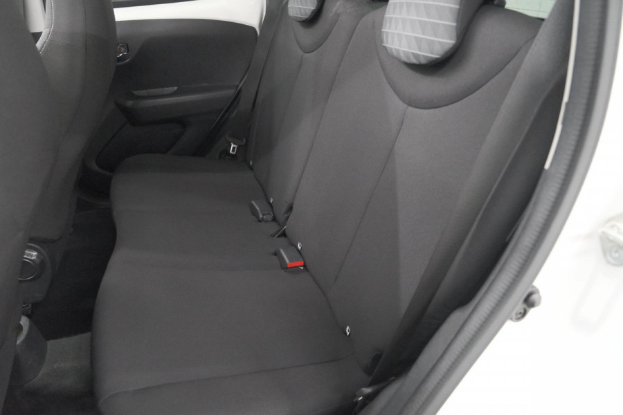 Peugeot 108 1.0 e-VTi Allure TOP! | Elektrisch Vouwdak | Camera | Navigatie | Climate Control