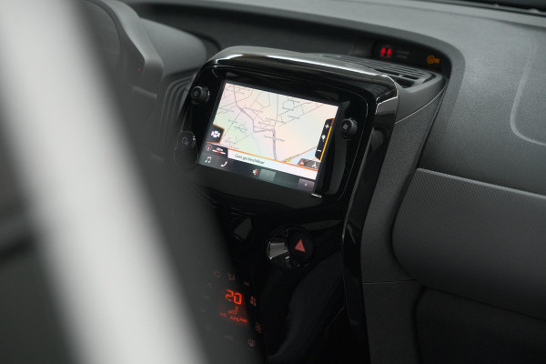 Peugeot 108 1.0 e-VTi Allure TOP! | Elektrisch Vouwdak | Camera | Navigatie | Climate Control