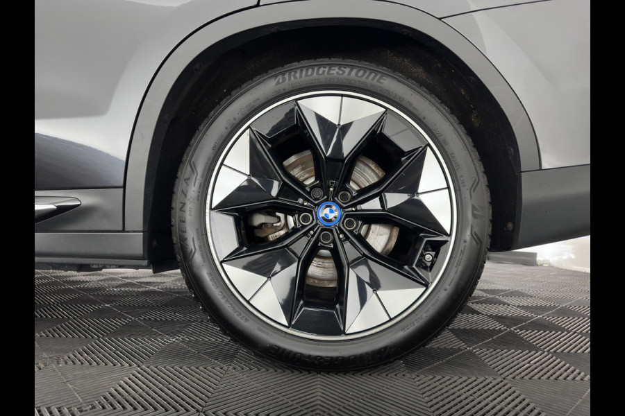 BMW iX3 High Executive 80 kWh [3-Fase-11kW] {SoH-100%} (INCL-BTW) Aut. *PANO | LEATHER | HARMAN/KARDON | ADAPTIVE-CRUISE | FULL-LED | BLINDSPOT | MEMORY-PACK | DIGI-COCKPIT | HEATED-SPORTSEATS | KEYLESS | CAMERA | DAB+ | TOWBAR | HEAD-UP | 20''AL