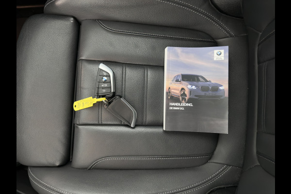 BMW iX3 High Executive 80 kWh [3-Fase-11kW] {SoH-100%} (INCL-BTW) Aut. *PANO | LEATHER | HARMAN/KARDON | ADAPTIVE-CRUISE | FULL-LED | BLINDSPOT | MEMORY-PACK | DIGI-COCKPIT | HEATED-SPORTSEATS | KEYLESS | CAMERA | DAB+ | TOWBAR | HEAD-UP | 20''AL
