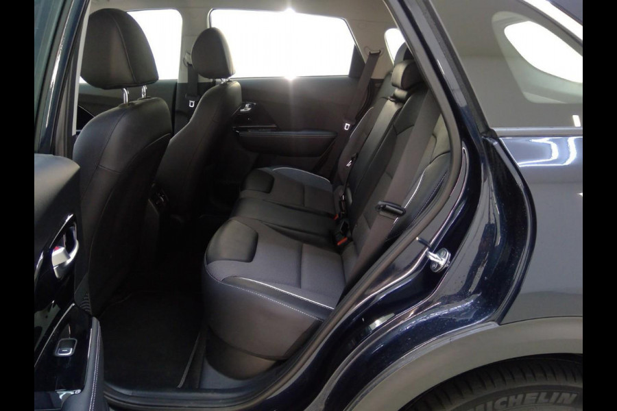 Kia e-Niro DynamicLine 64 kWh | SOH 98,9% | Trekhaak | Navigatie |