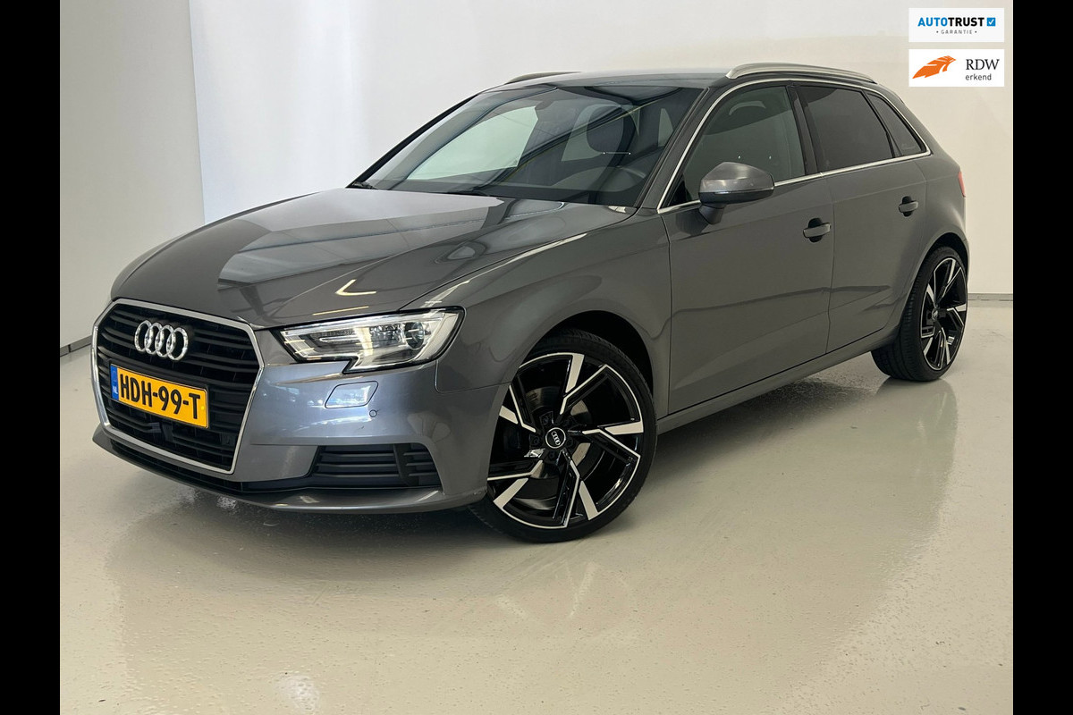 Audi A3 Sportback 30 TFSI / CarPlay / Trekhaak / Stoelverwarming