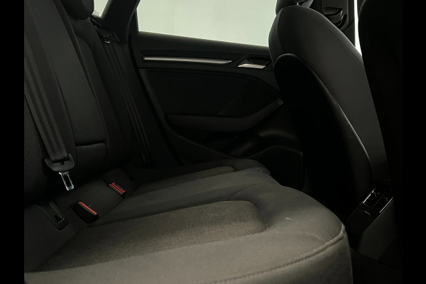 Audi A3 Sportback 30 TFSI / CarPlay / Trekhaak / Stoelverwarming
