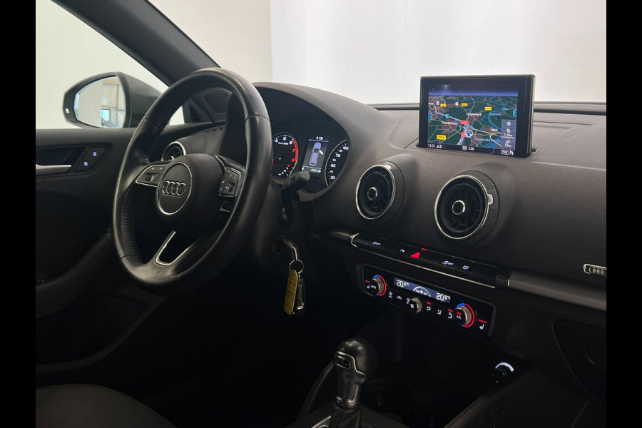 Audi A3 Sportback 30 TFSI / CarPlay / Trekhaak / Stoelverwarming