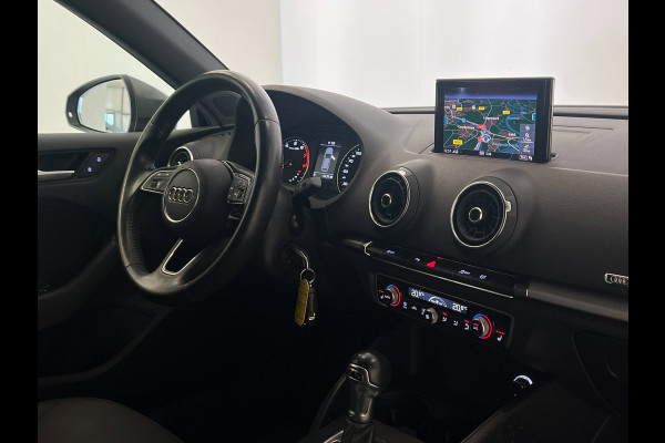 Audi A3 Sportback 30 TFSI / CarPlay / Trekhaak / Stoelverwarming