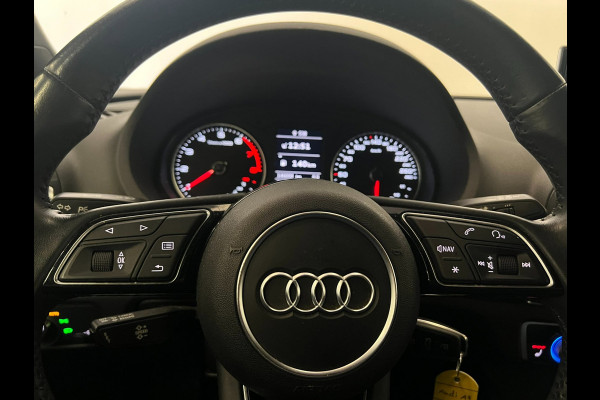 Audi A3 Sportback 30 TFSI / CarPlay / Trekhaak / Stoelverwarming