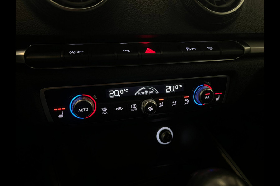Audi A3 Sportback 30 TFSI / CarPlay / Trekhaak / Stoelverwarming