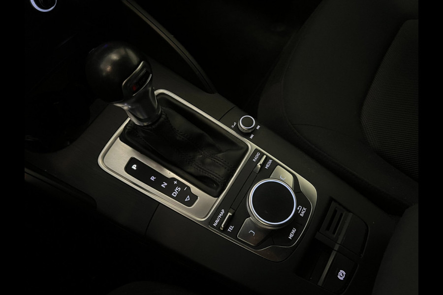 Audi A3 Sportback 30 TFSI / CarPlay / Trekhaak / Stoelverwarming