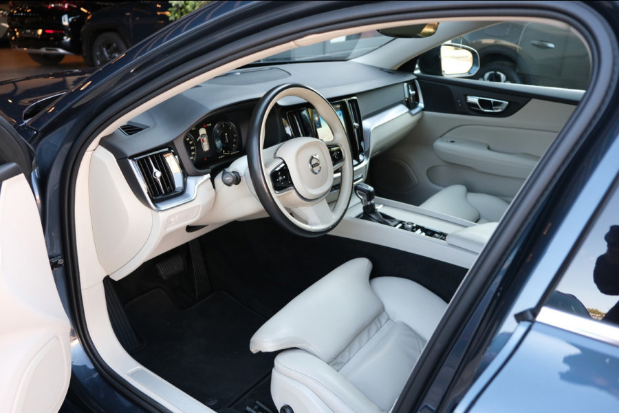 Volvo V60 2.0 D3 **Uniek 98.914km** 1e Eig. Comfort Lederen Interieur|Trekhaak|Navi|Camera|Stoel+Stuurverwarming