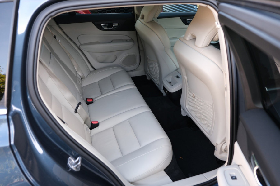 Volvo V60 2.0 D3 **Uniek 98.914km** 1e Eig. Comfort Lederen Interieur|Trekhaak|Navi|Camera|Stoel+Stuurverwarming