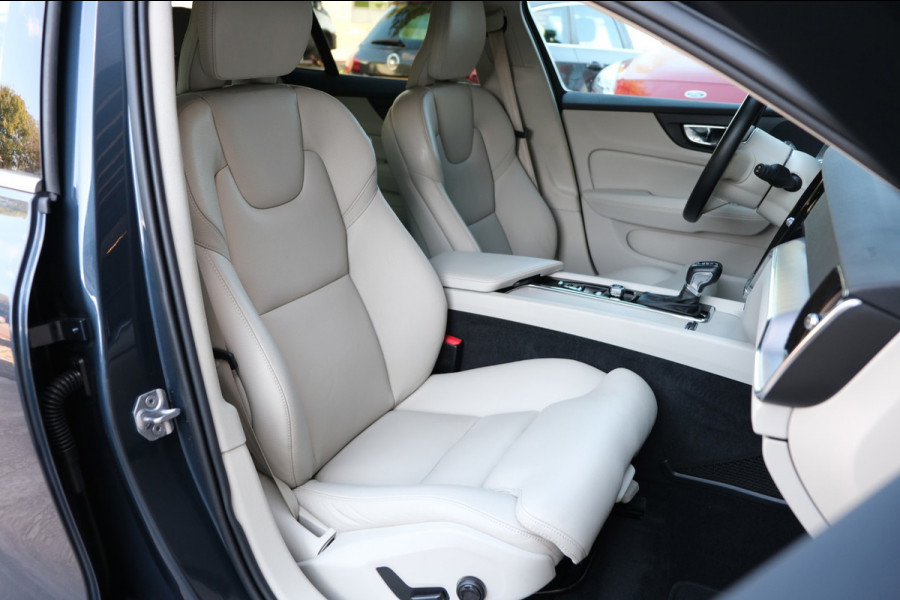 Volvo V60 2.0 D3 **Uniek 98.914km** 1e Eig. Comfort Lederen Interieur|Trekhaak|Navi|Camera|Stoel+Stuurverwarming
