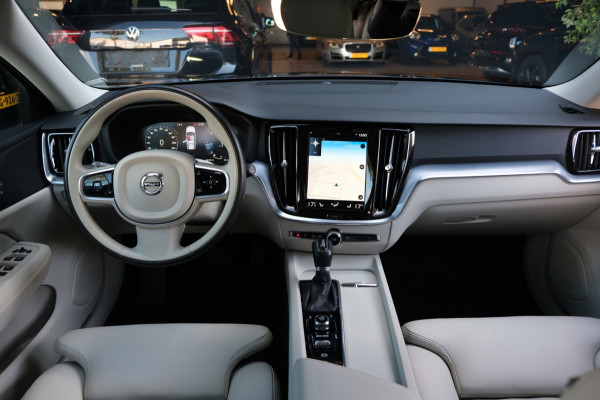 Volvo V60 2.0 D3 **Uniek 98.914km** 1e Eig. Comfort Lederen Interieur|Trekhaak|Navi|Camera|Stoel+Stuurverwarming