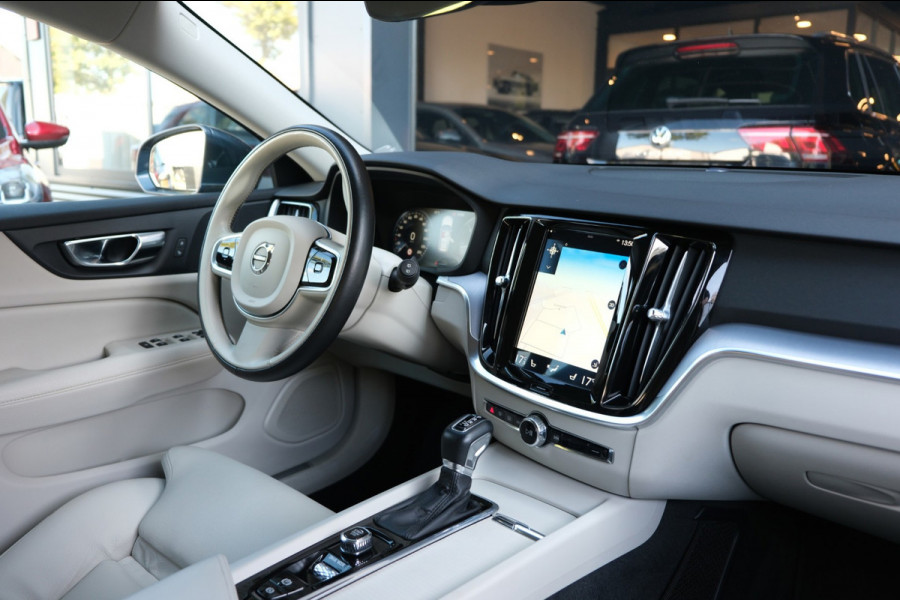 Volvo V60 2.0 D3 **Uniek 98.914km** 1e Eig. Comfort Lederen Interieur|Trekhaak|Navi|Camera|Stoel+Stuurverwarming