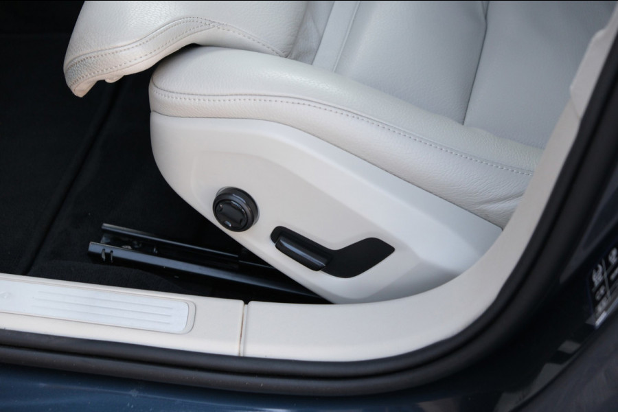 Volvo V60 2.0 D3 **Uniek 98.914km** 1e Eig. Comfort Lederen Interieur|Trekhaak|Navi|Camera|Stoel+Stuurverwarming