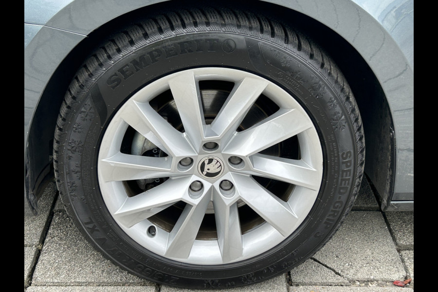 Škoda Superb Combi BWJ 12-2020 | 1.4TSI iV 218PK SPORT BUS. AUTOMAAT | CLIMA | STOELVERW | SPORTSTOELEN | PRIVACY GLASS | CARPLAY | NAVI | CAMERA A |