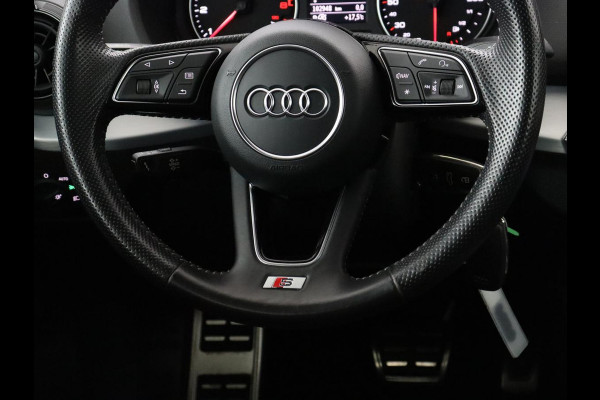Audi Q2 1.4 TFSI CoD 3x S-Line | Half leder | Stoelverwarming | Trekhaak | Cruise control | Navigatie | Bluetooth | Climate control | Full LED