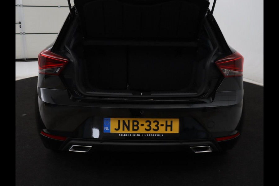 Seat Ibiza 1.0 EcoTSI FR | Panoramadak | Stoelverwarming | Cruise control | Camera | Park assist | Carplay | Climate control | Full LED