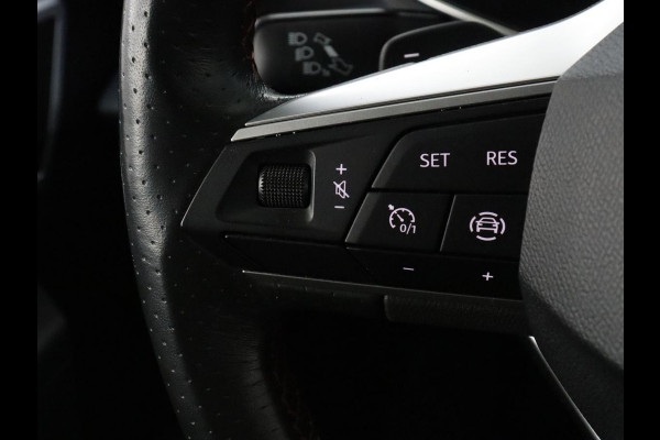 Seat Ibiza 1.0 EcoTSI FR | Panoramadak | Stoelverwarming | Cruise control | Camera | Park assist | Carplay | Climate control | Full LED